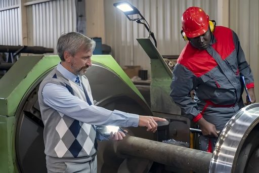 Qualitätsunterlagen und Prüfanforderungen werden im CNC-Projekt abgestimmt
