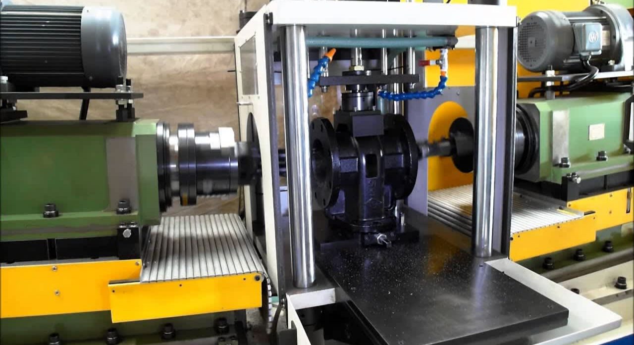 Standard-3-Achs-CNC-Bearbeitung für typische Industriebauteile und Strukturteile.